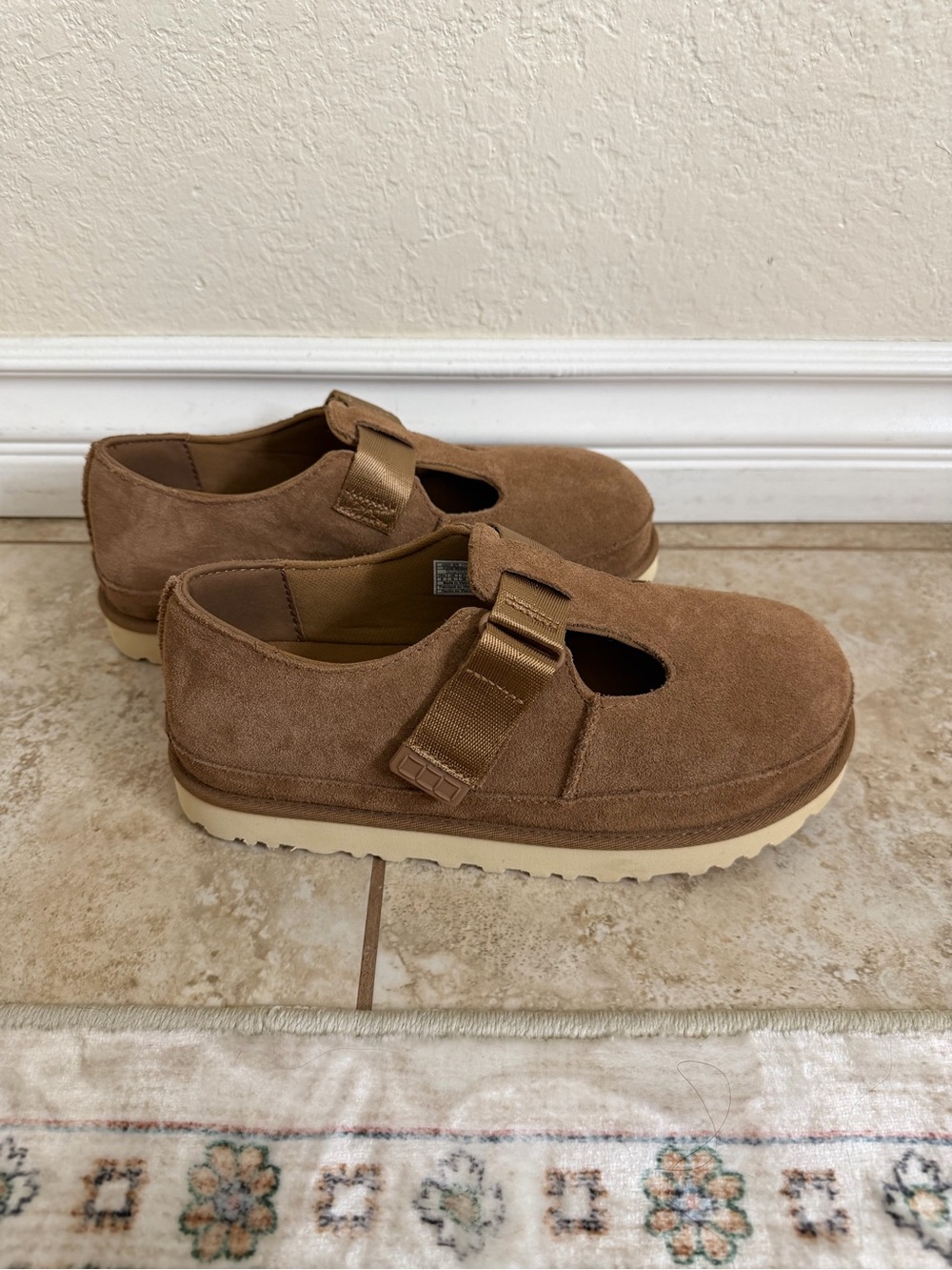 New UGG® Goldenstar Mary Jane Slip-On Clogs size 8 - Picture 11 of 15